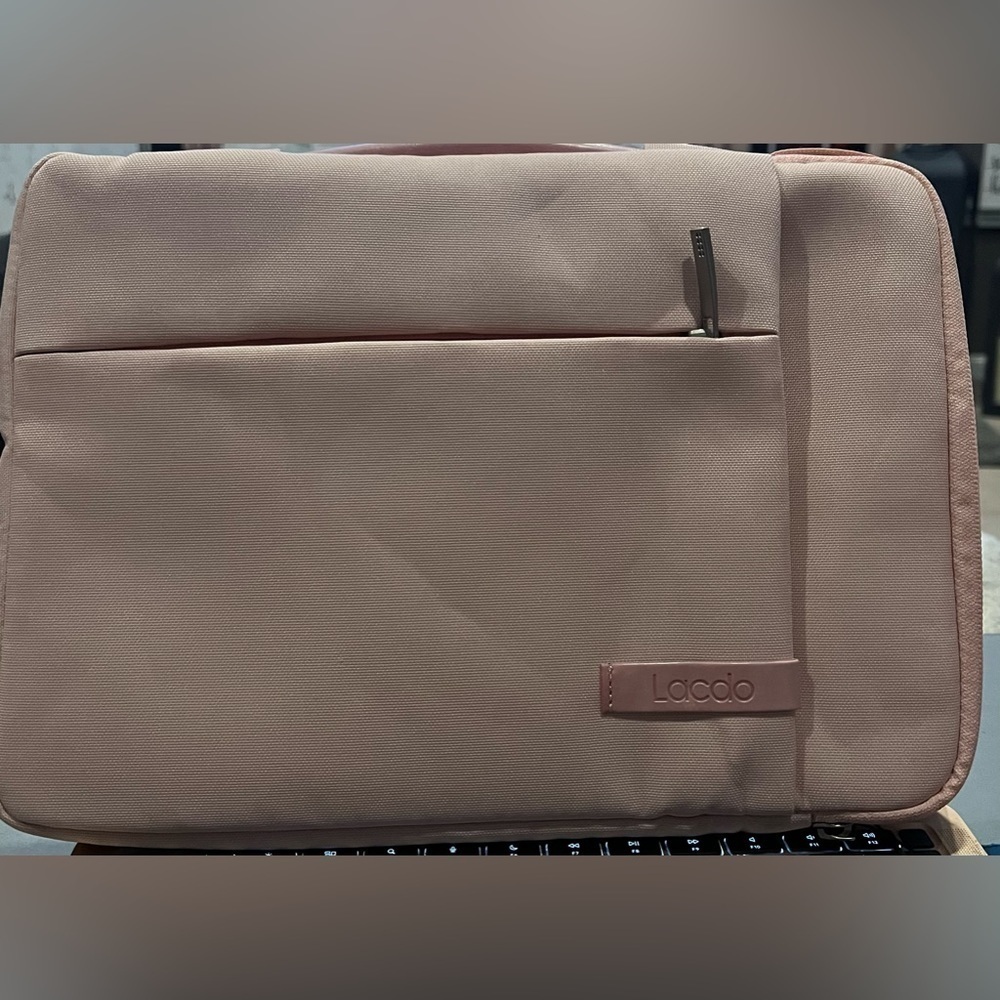 Lacdo Laptop Case in Baby Pink Zipper and Hidden Pouches with Open Pocket NWT